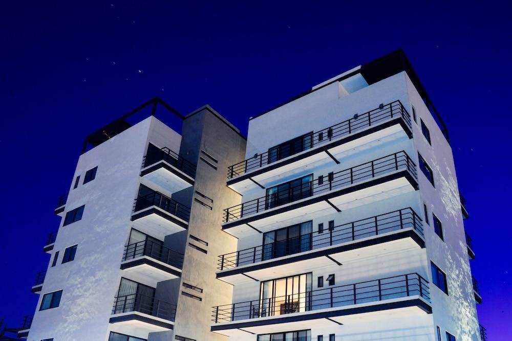 Ventura Apartments เคลาญา ภายนอก รูปภาพ